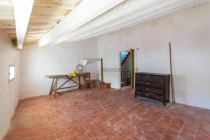 Maison à rénover avec sa propre cour en vente à Ferreries