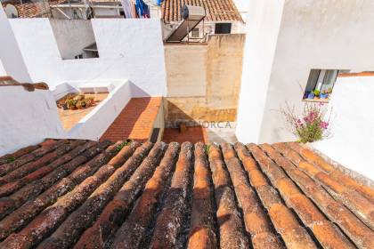 Maison à rénover avec sa propre cour en vente à Ferreries