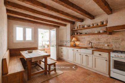 Maison à rénover avec sa propre cour en vente à Ferreries
