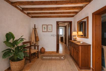Maison à rénover avec sa propre cour en vente à Ferreries