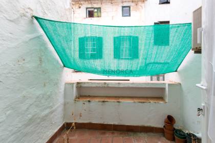 Townhouse with personality in the centre of Mahon