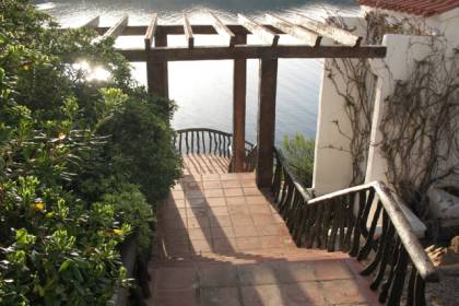 First floor apartment with spectacular sea views in Playas de Fornells
