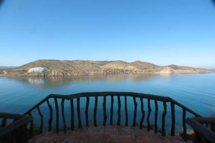 First floor apartment with spectacular sea views in Playas de Fornells
