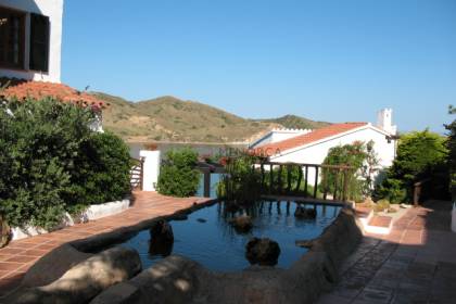First floor apartment with spectacular sea views in Playas de Fornells