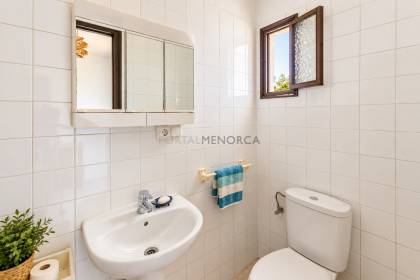 Chalet unifamiliar con gran parcela en primera linea de S'Algar