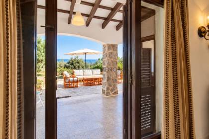 Chalet unifamiliar con gran parcela en primera linea de S'Algar