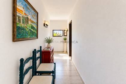 Chalet unifamiliar con gran parcela en primera linea de S'Algar