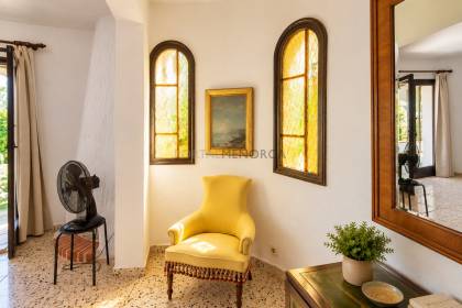 Chalet unifamiliar con gran parcela en primera linea de S'Algar