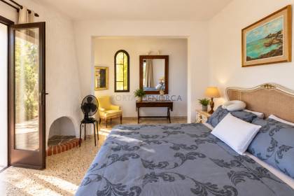 Chalet unifamiliar con gran parcela en primera linea de S'Algar