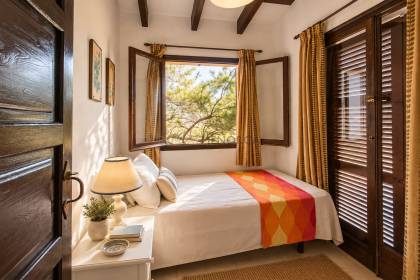 Chalet unifamiliar con gran parcela en primera linea de S'Algar