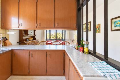 Chalet unifamiliar con gran parcela en primera linea de S'Algar