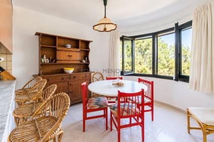 Chalet unifamiliar con gran parcela en primera linea de S'Algar