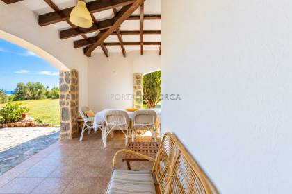 Chalet unifamiliar con gran parcela en primera linea de S'Algar