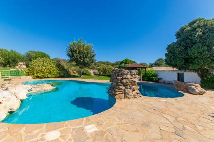 Auténtica casa de campo menorquina con piscina y mucho encanto en Ferreries