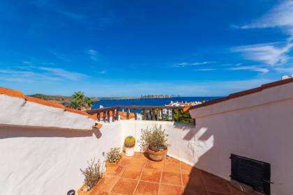 Apartment with two terraces and sea views in Playas de Fornells