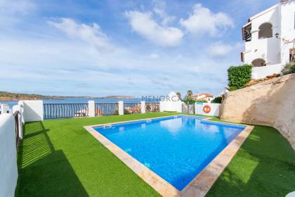 Apartment with two terraces and sea views in Playas de Fornells