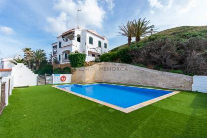 Apartment with two terraces and sea views in Playas de Fornells