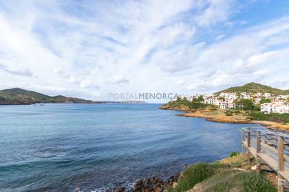 Apartment with two terraces and sea views in Playas de Fornells