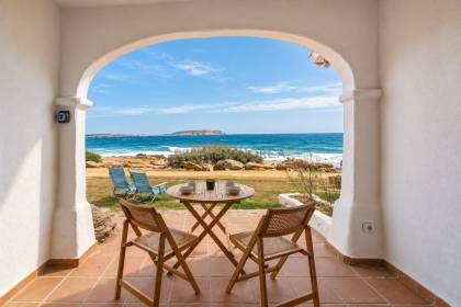 Appartement d'une chambre sur le front de mer à Playas de Fornells