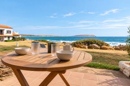 1 bedroom front line apartment in Playas de Fornells