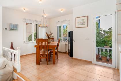 Cosy villa with great views of the golf course in Son Parc