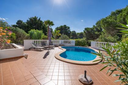 Cosy villa with great views of the golf course in Son Parc