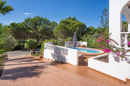 Cosy villa with great views of the golf course in Son Parc