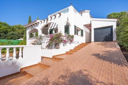 Cosy villa with great views of the golf course in Son Parc