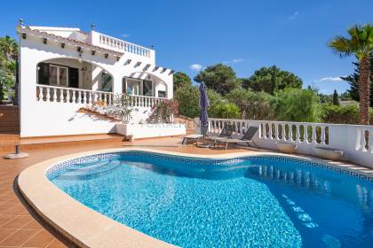 Cosy villa with great views of the golf course in Son Parc