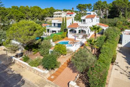 Cosy villa with great views of the golf course in Son Parc