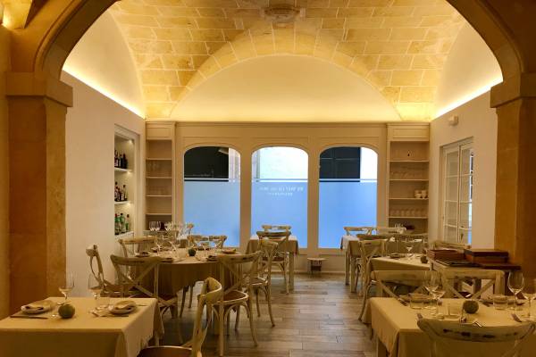 Menorca: Restaurant Passió Mediterrània, Es Tast De Na Silvia, Son Vives and stately home.