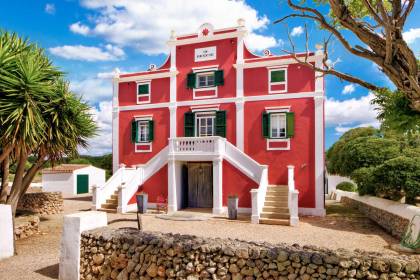 Menorca: Restaurant Passió Mediterrània, Es Tast De Na Silvia, Son Vives and stately home.