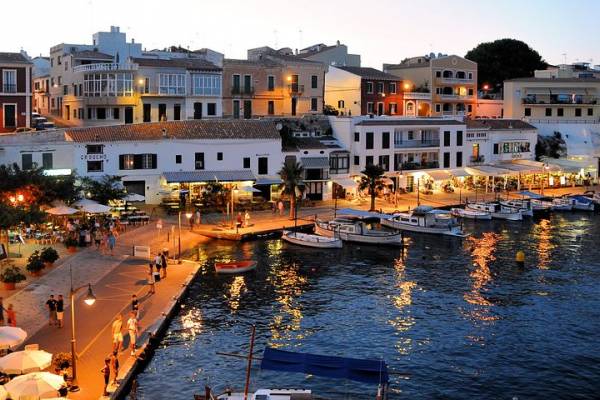 Por qué Menorca tiene que ser tu próxima escapada de verano