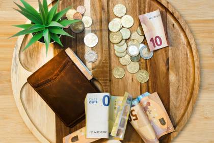 Les charges d'un logement à Minorque : ce que vous paierez chaque année en tant que propriétaire