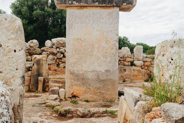 An incredible club hidden in the caves of Menorca